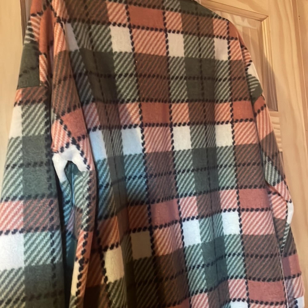 Woman’s shacket - Picture 7 of 7